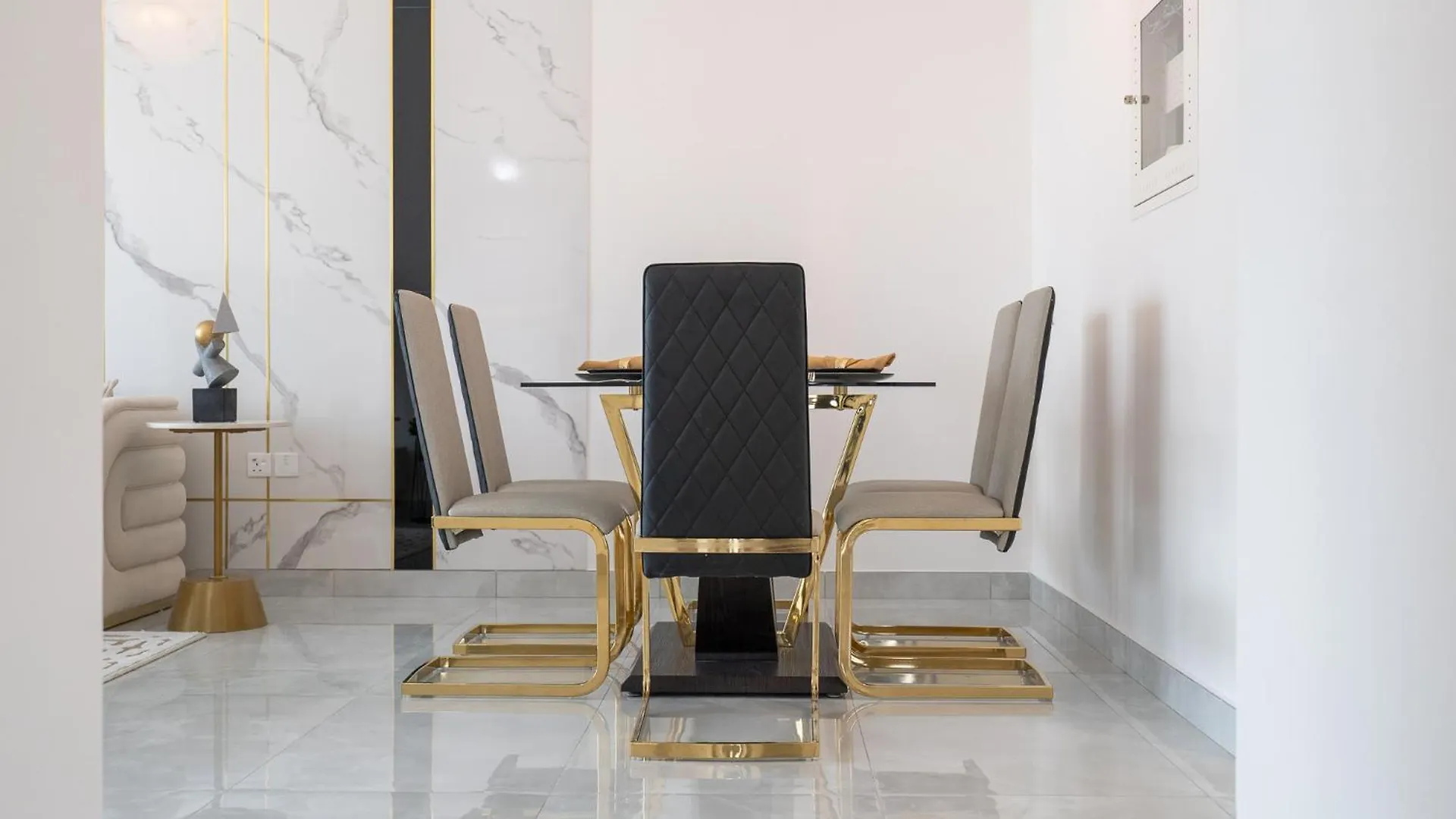 Vogue Elegance At Pearlz Near Metro Apartment Dubai